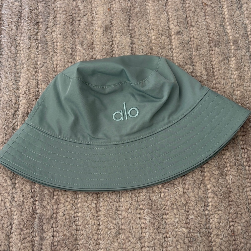 Weekender Alo Bucket Hat